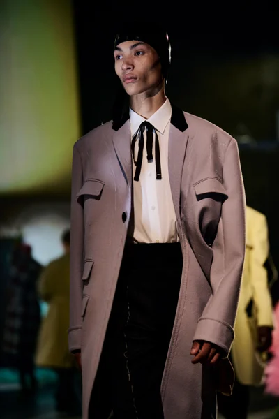 Look 25